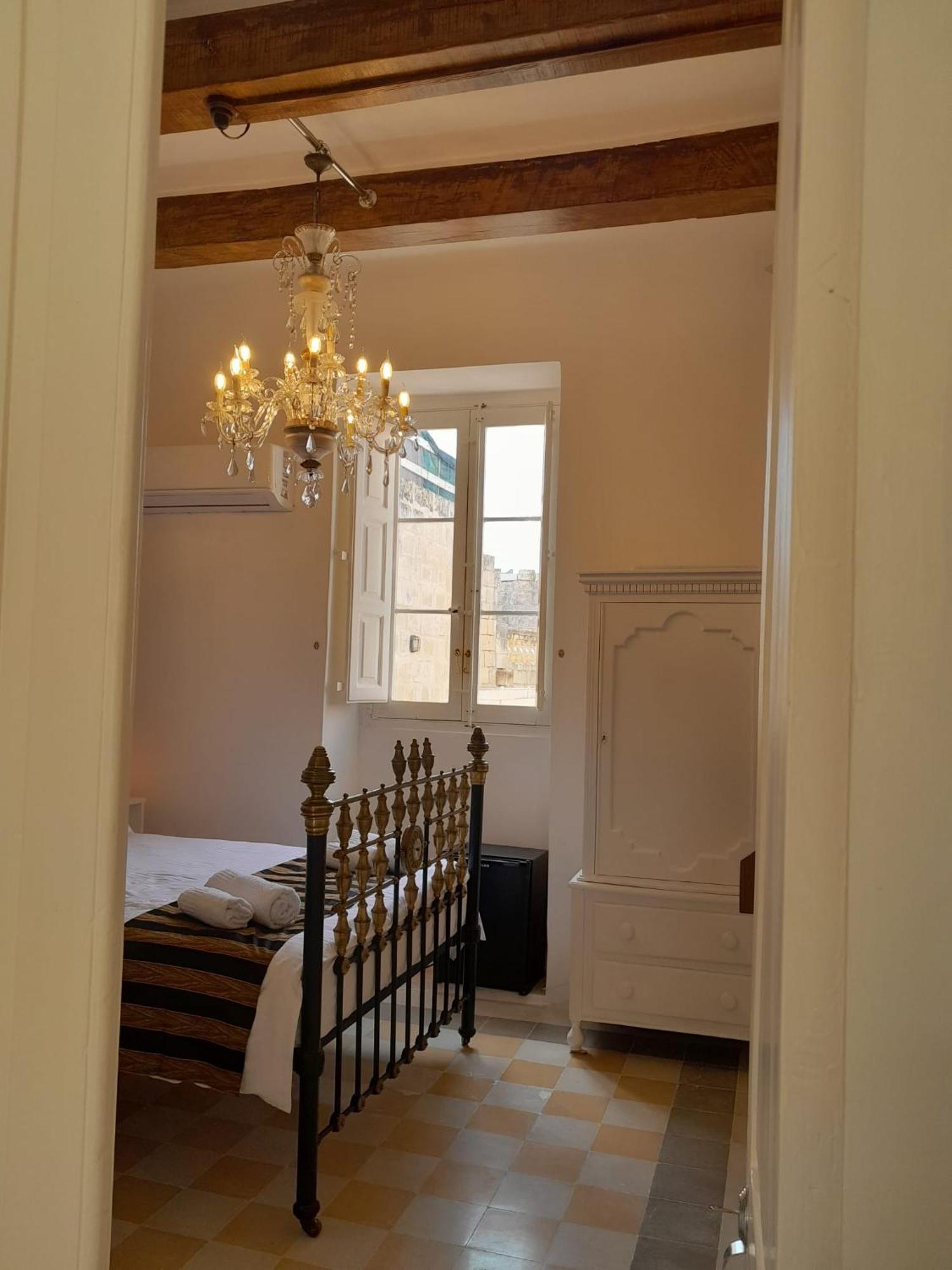 Charming Town House In Cospicua, Valperga Rooms 外观 照片