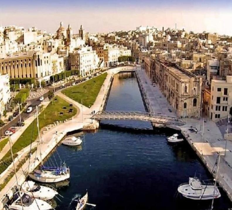 Charming Town House In Cospicua, Valperga Rooms 外观 照片
